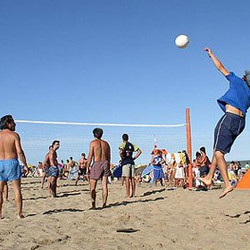 Se está desarrollando en el Balneario Municipal un torneo de Beach Voley