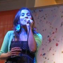 Paula Villamayor y Sudaca Trío en la Peña “Música en la Estación”