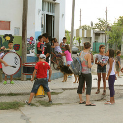 El taller de percusión del barrio San José se prepara para el Carnaval 2014